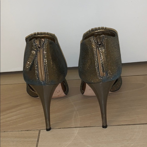 Bourne Dark Gold Heels - Picture 4 of 7